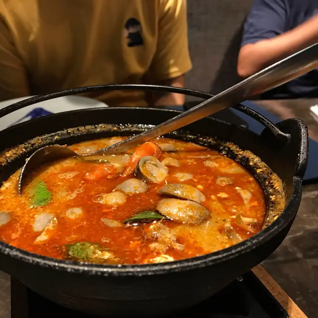 藍象特色冬蔭公配大蝦