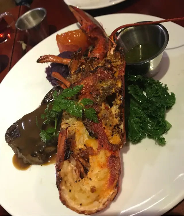 香烤波士頓龍蝦配炭烤美國牛肋排