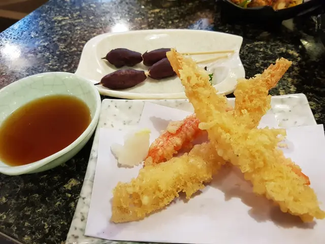 炸物
深海虎蝦天婦羅
皇帝蟹棒天婦羅