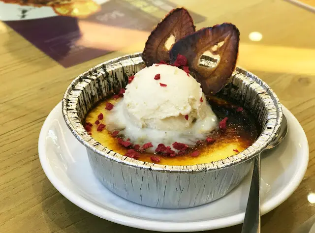 薑汁法式焦糖燉蛋配豆腐雪糕