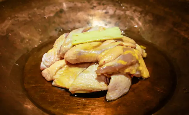 慈禧酒香香麻油雞鍋湯底(半隻)