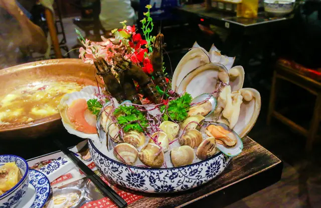 滾得囍海鮮拼盤