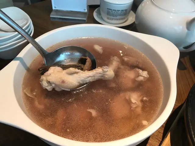 紅菇燉土雞湯