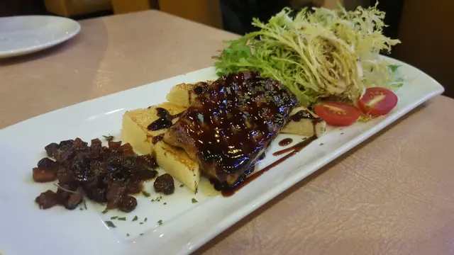 香煎法國鵝肝 (3安士) 蘋果沙律