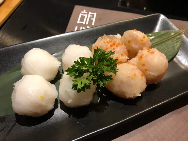 雙併丸 – 黃金墨魚丸 及蟹籽蝦丸