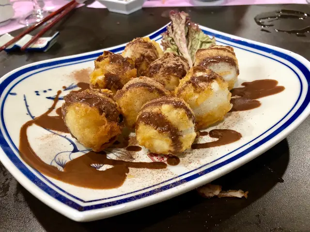 炸朱古力芝麻流沙湯圓