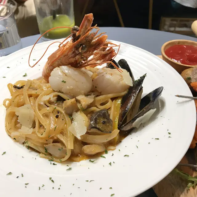 龍蝦汁海鮮意粉