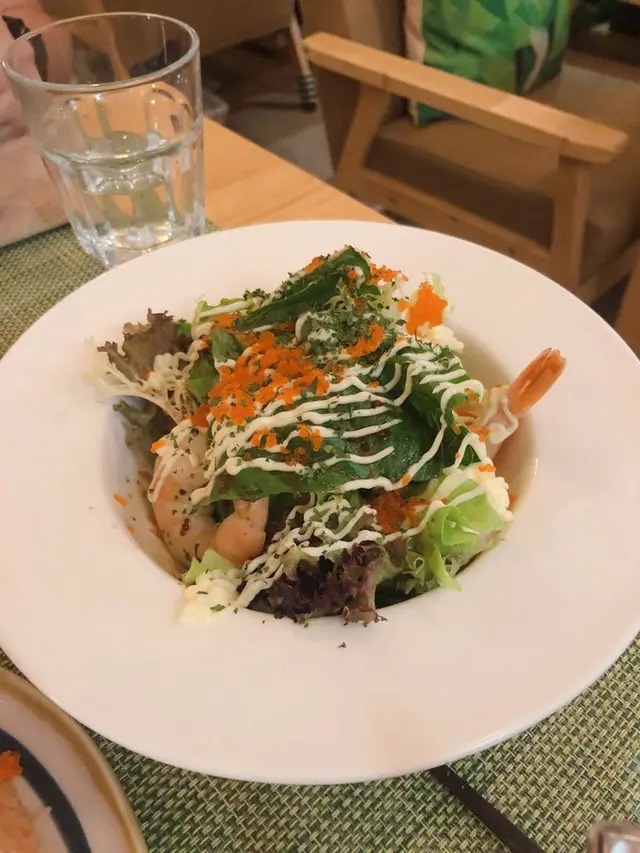 大蝦蟹籽沙律