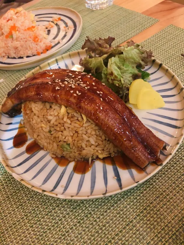 原條蒲燒鰻魚炒飯