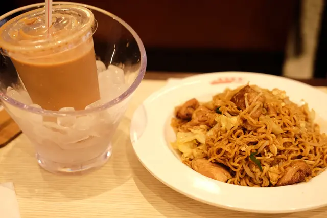 乾炒雞扒公仔麵