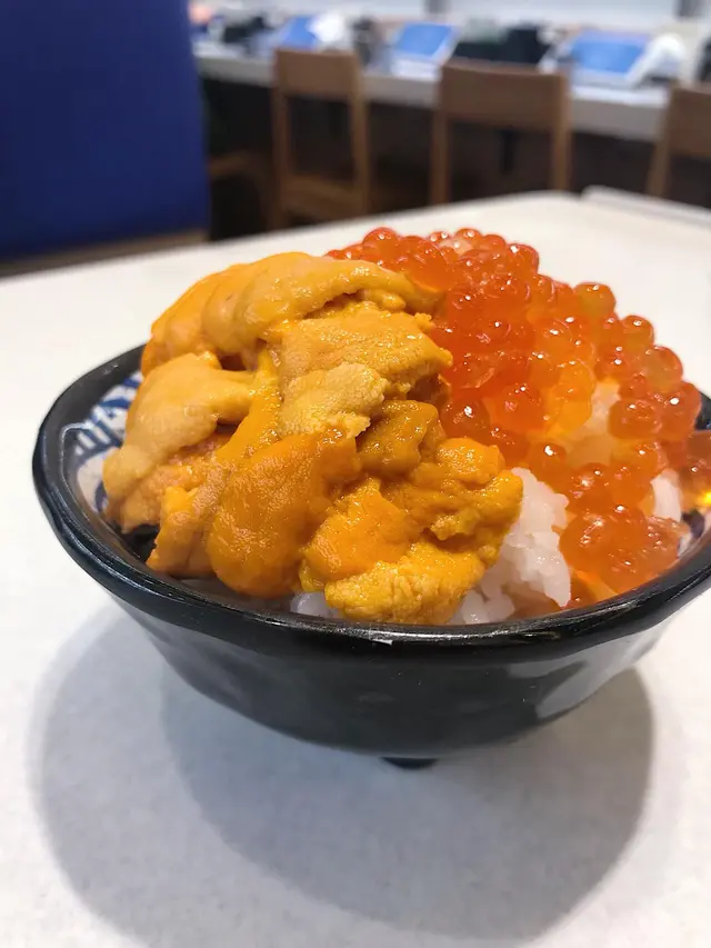 海膽三文魚籽丼