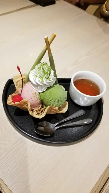 三色雪糕窝芙新地
