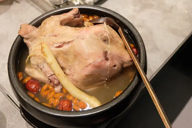 人蔘雞鍋