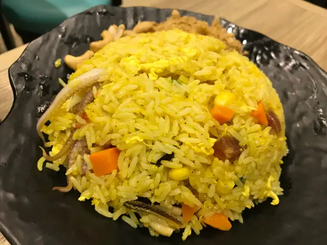 無菠蘿做碟嘅菠蘿炒飯