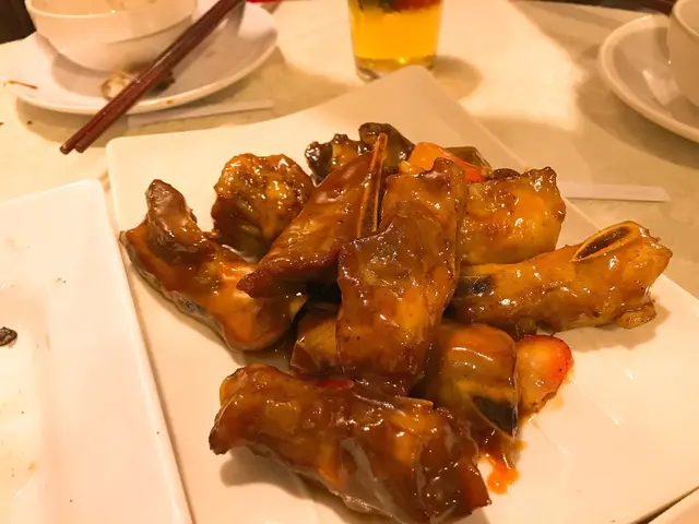 士多啤梨骨