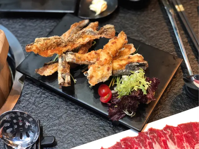 特色炸魚皮  &  川味炸魚皮