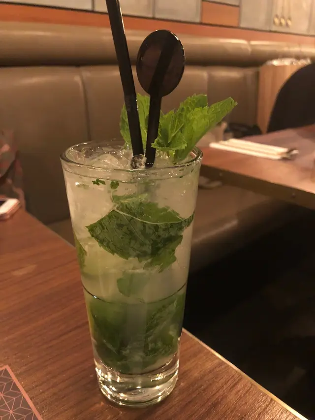 用Soju代替original white rum base，
配搭頗新穎，由於soju比rum低酒精，所以較容易入口