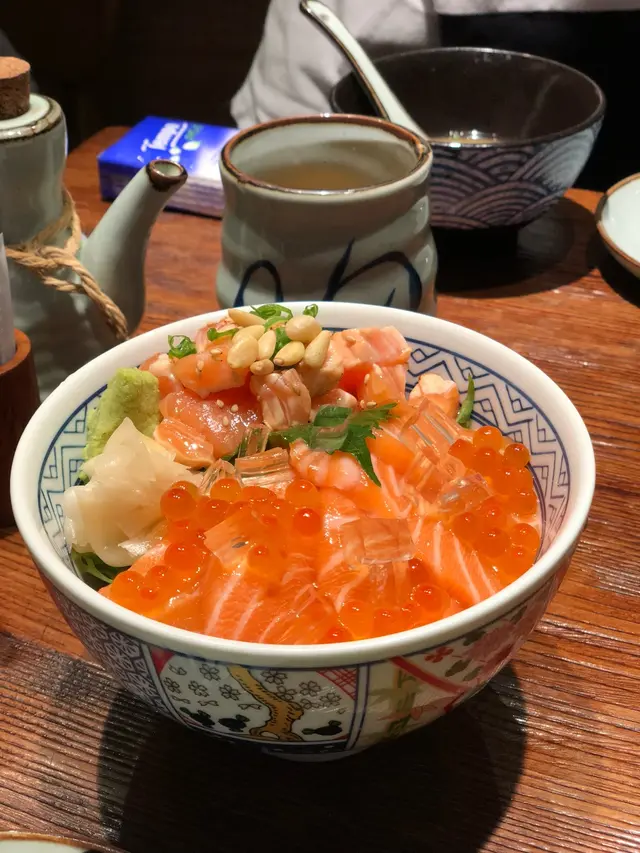 三文魚親子丼