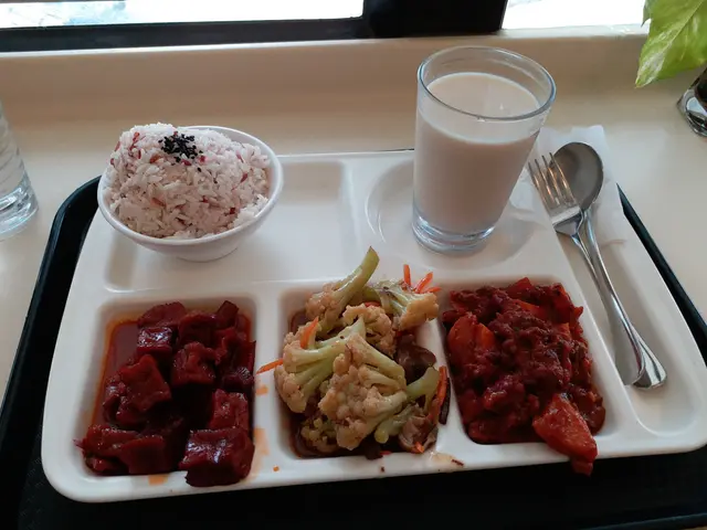 三餸假日午餐