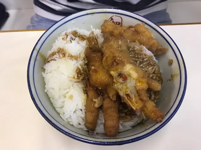 鳯爪排骨飯