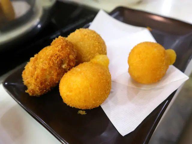 榴槤炸彈 黃金炸生蠔 紫心香芋丸