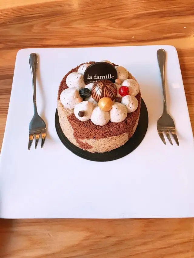 來自 La Famille的 10cm 伯爵茶朱古力蛋糕