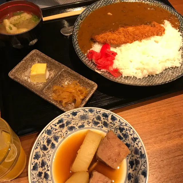 咖哩豬排定食