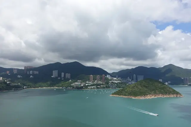 遠眺淺水灣一帶，景致怡人！