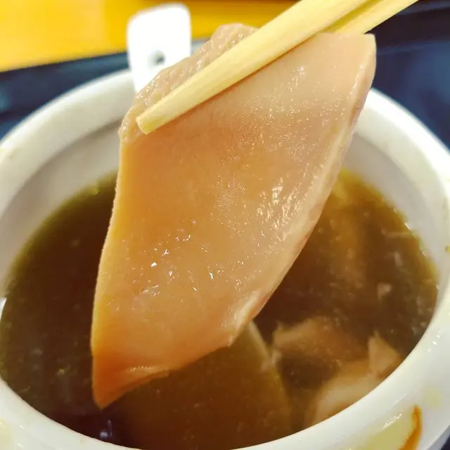 花膠螺片燉雞湯