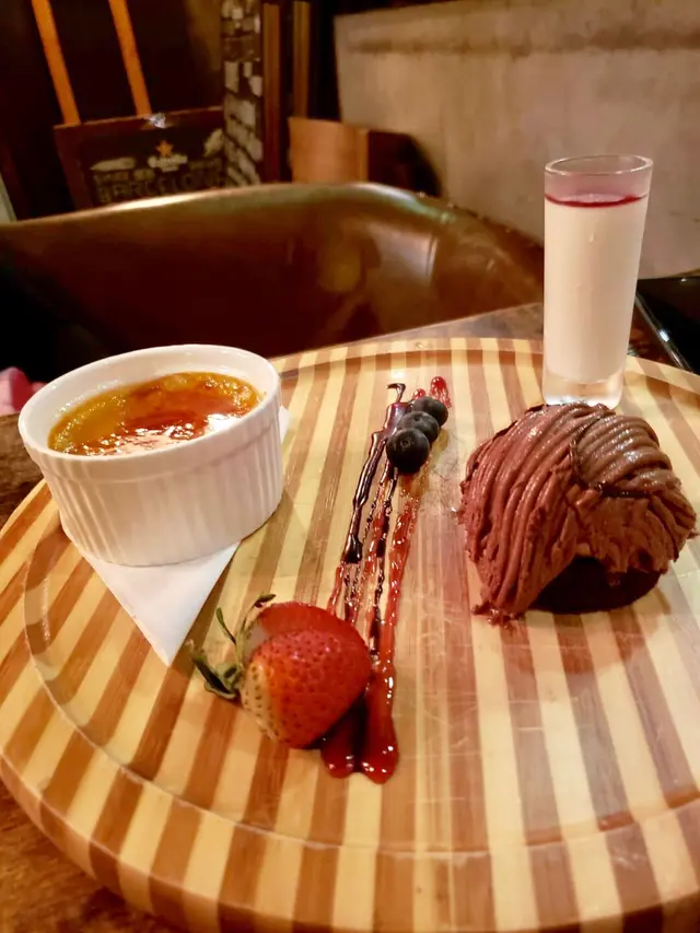 焦糖燉蛋做得好好！又唔會太甜