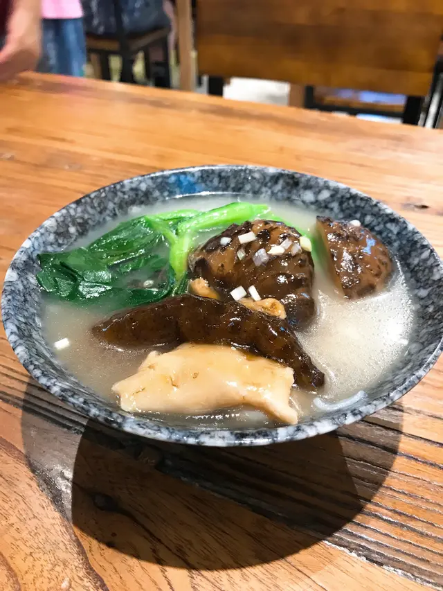 漁民湯麵 (花膠海參雙拼）