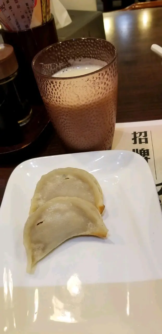 鮮肉鍋貼