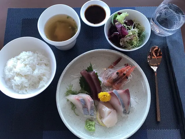 魚生拼盤定食