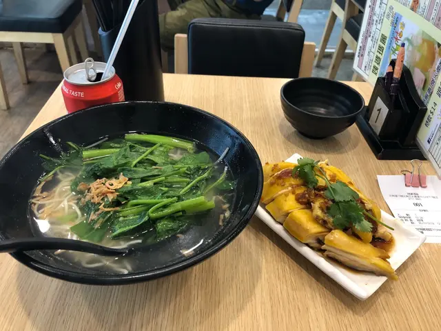 怡保雞湯麵+汽水