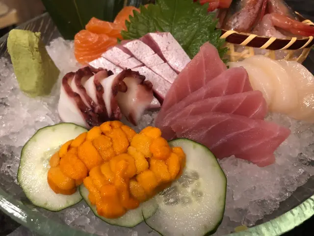 海膽入口鮮甜味美,可見其用料新鮮,旁邊仲伴隨着脆口紫菜可一起吃,除左海膽之外,其他刺身全部都可以Encore!