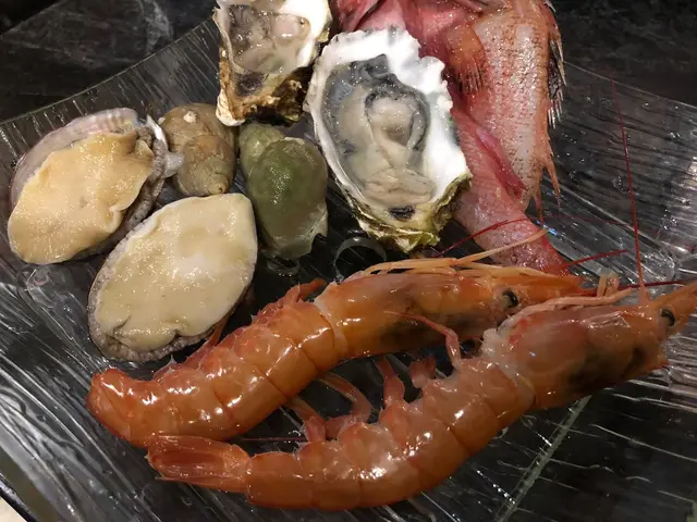大蝦肉質爽彈結實;鮑魚和螺肉鮮嫩彈牙