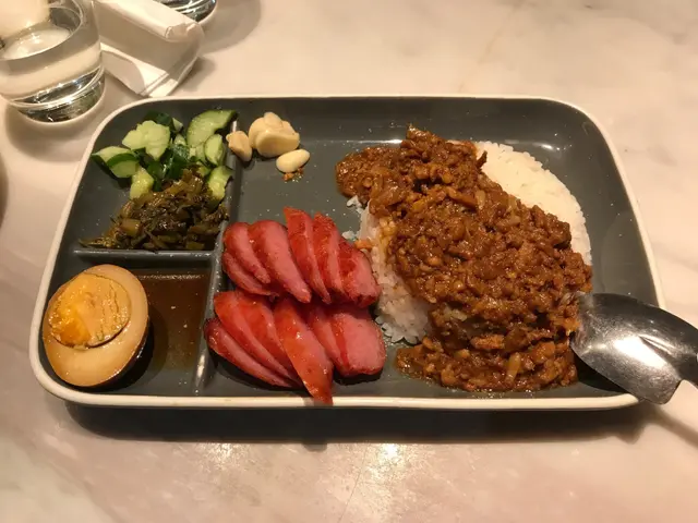 古早香腸肉操飯