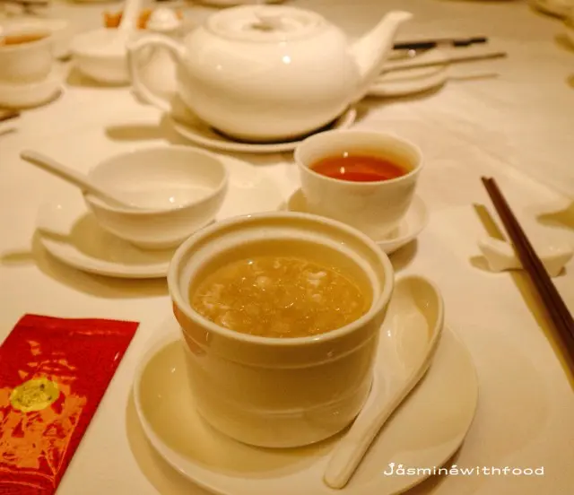 蟹肉雞茸燕窩羹