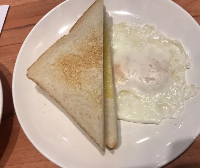 牛油厚多士煎双蛋