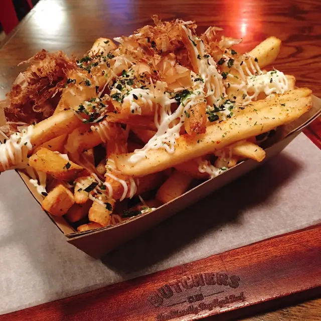 和風沙律醬幼薯條配海苔麻碎、唐辛子鹽及木魚花 