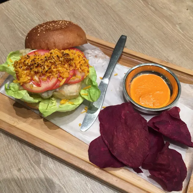 素芝士炸素魚腐漢堡