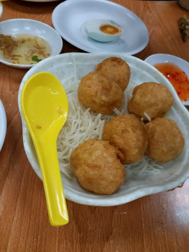 8粒 炸香口 但饀肉軟唔彈牙