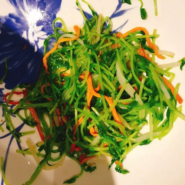 蟲草花炒翡翠苗