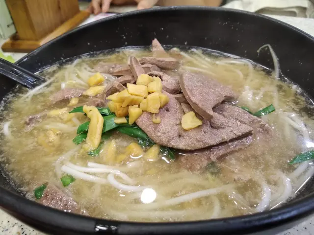 雞湯米線+豬潤潤