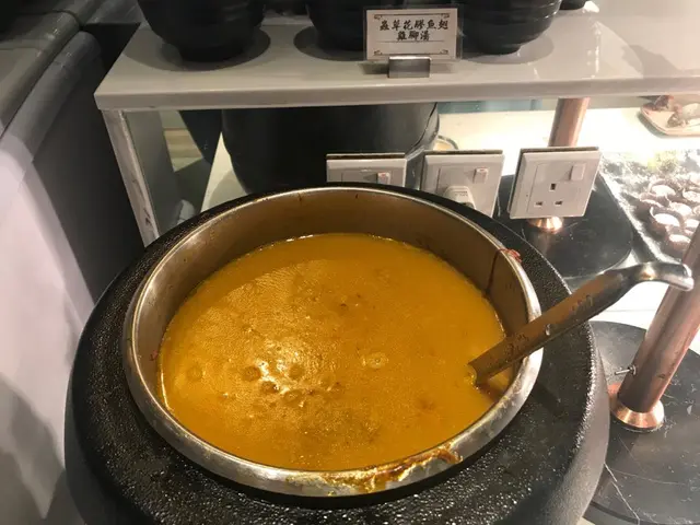 自助區--蟲草花膠魚翅雞腳湯