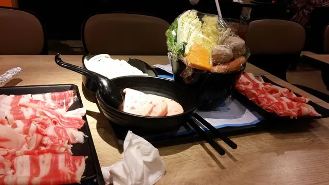 半磅即係有成兩盤肥牛!