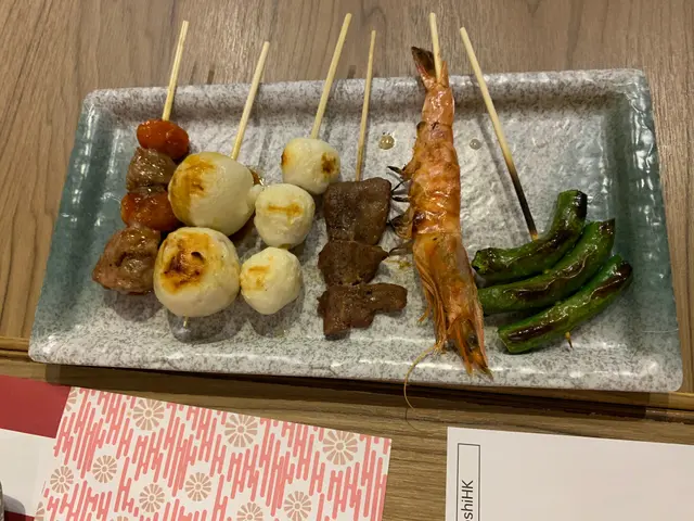 一口牛，醬燒花枝丸，鹽燒魚丸，鹽燒雞腎，蝦，青椒仔