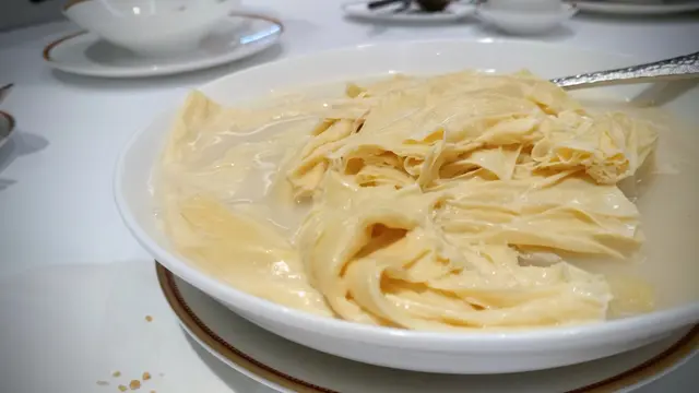 濃湯鮮腐竹浸時蔬