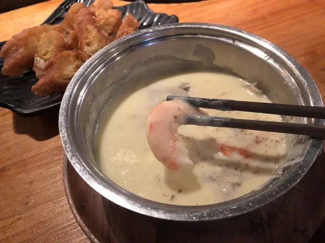 最後仲有超邪惡嘅黑松露芝士鍋,
有點像芝士火鍋Fondue嘅食法,
香濃「芝」味~