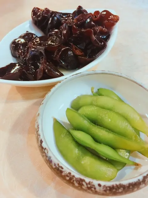 涼伴黑木耳及岩鹽花枝豆